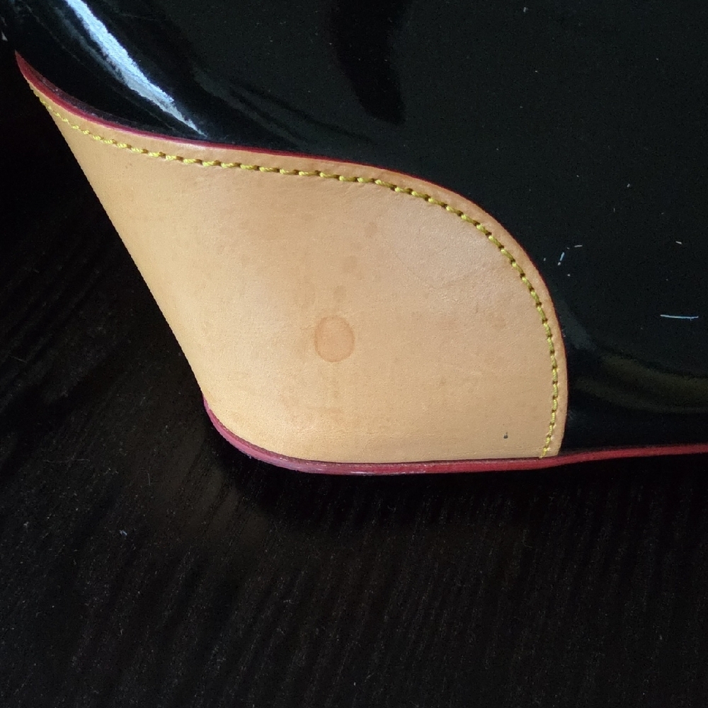 Dooney & Bourke Black and Tan Tote Bag - Picture 6 of 13